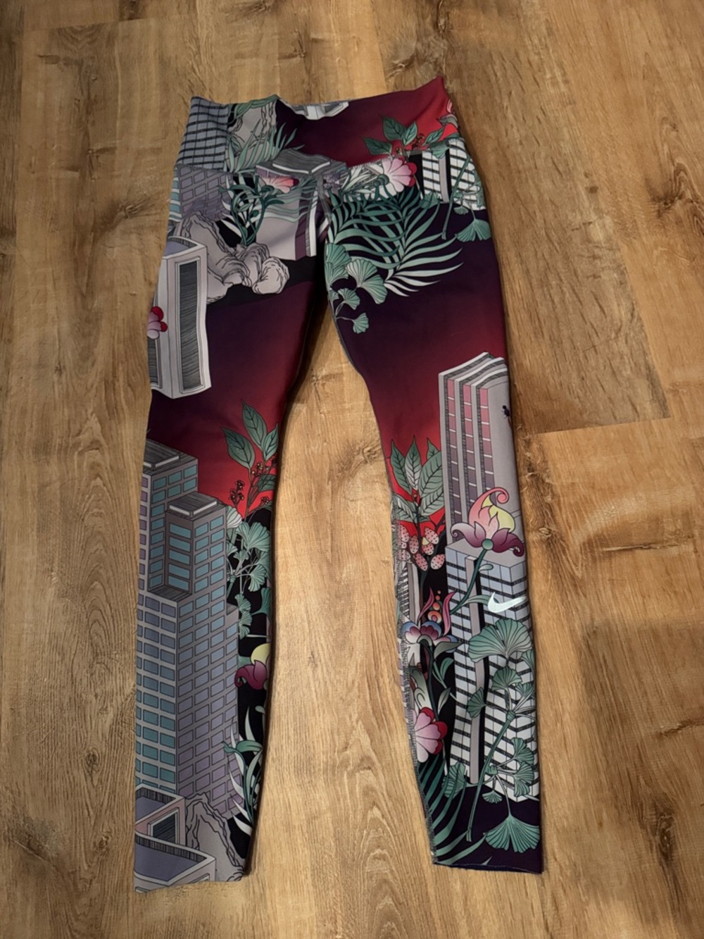 Nike Dri Fit Epic Luxe 7/8 Running Leggings Tokyo Graphic Women's Size xs
